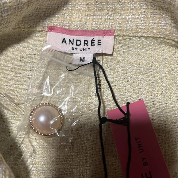 Andree button front shirt. New with tags. Pale yellow. Shacket - Picture 4 of 5